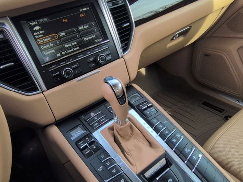 Used 2015 Porsche Macan S image 31