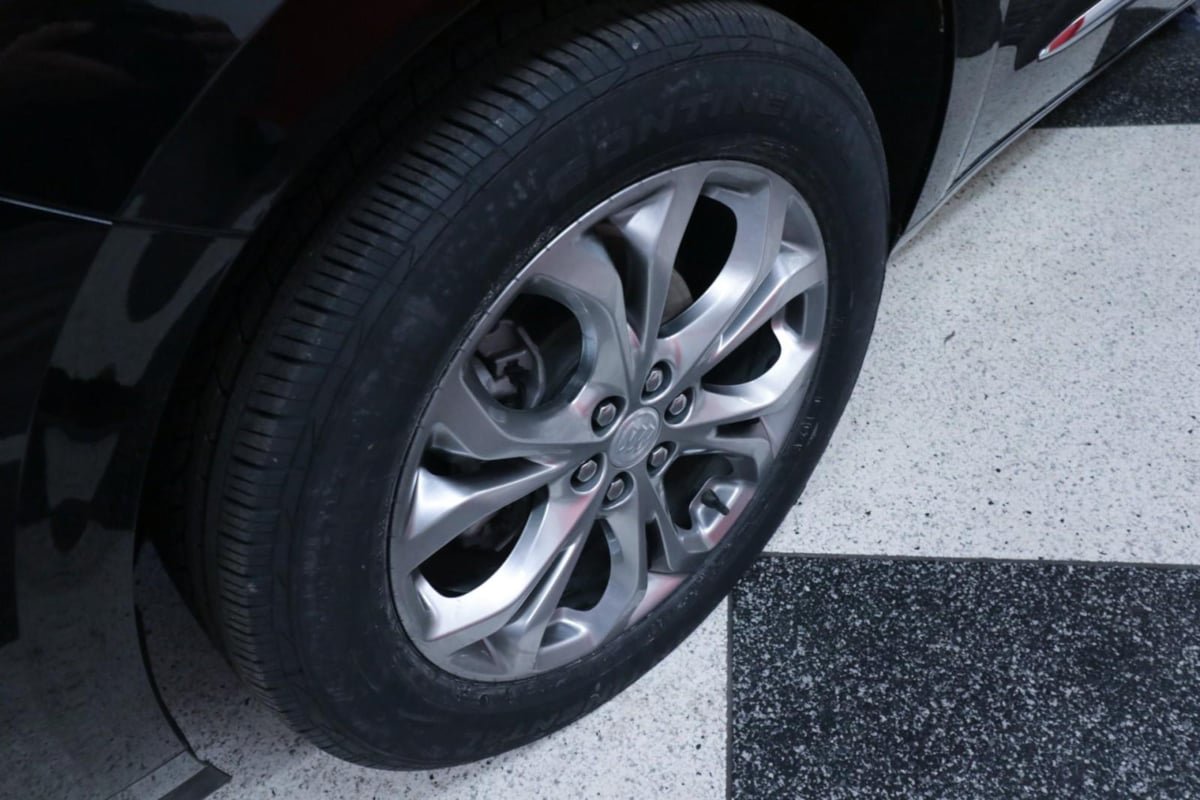 Used 2021 Buick Enclave Avenir FWD image 35
