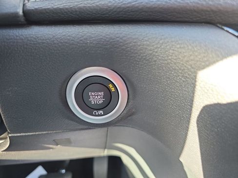 New 2026 Chrysler Pacifica Select image 27