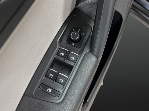 Used 2019 Volkswagen Tiguan SE AWD/4WD image 21