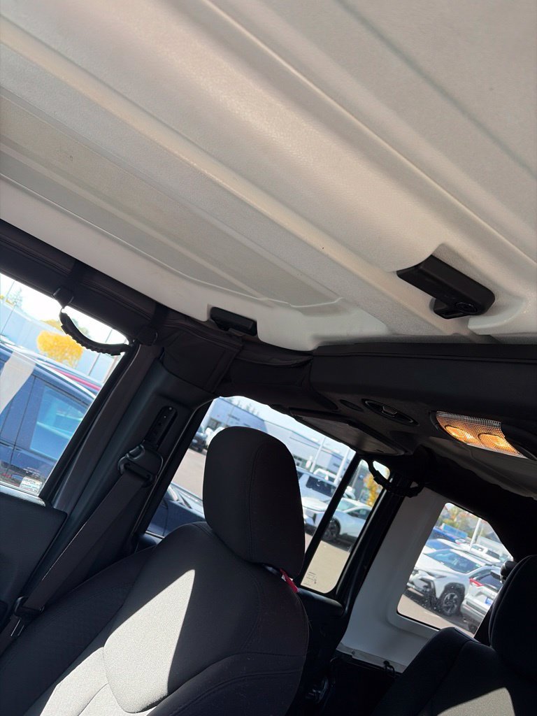 Used 2017 Jeep Wrangler Unlimited Sport AWD/4WD image 10