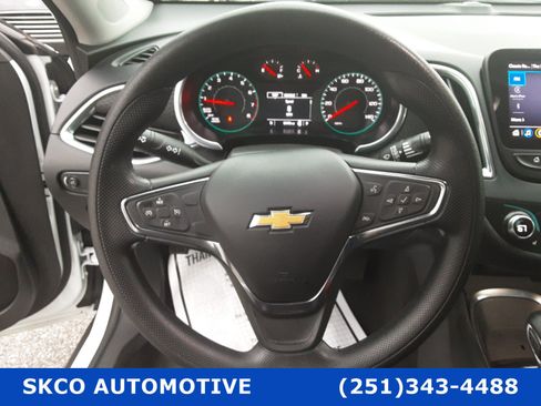 Used 2021 Chevrolet Malibu LT image 18