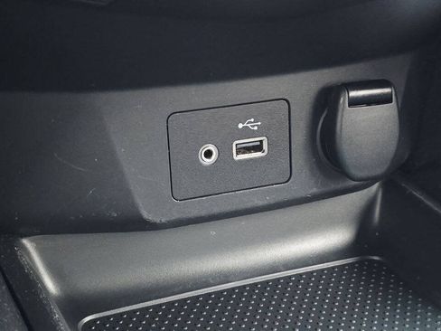 Used 2018 Nissan Rogue SV FWD image 19