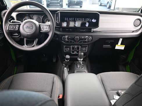 Used 2025 Jeep Gladiator Sport AWD/4WD image 31