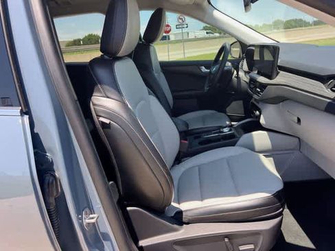 Used 2024 Ford Escape Platinum AWD/4WD image 12