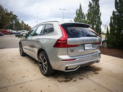 Used 2025 Volvo XC60 B5 Plus image 8