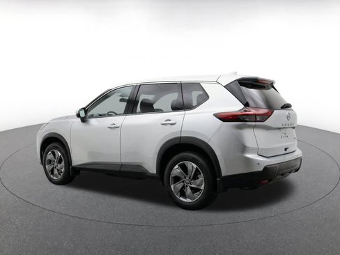 Used 2025 Nissan Rogue SV AWD/4WD image 11