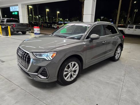 Used 2024 Audi Q3 2.0T Premium w/ Convenience Package AWD/4WD image 2