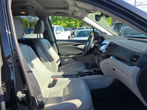 Used 2017 Honda Pilot Elite image 10