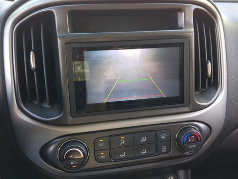 Used 2018 Chevrolet Colorado LT w/ Luxury Package, Chrome image 10