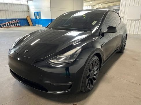 Used 2023 Tesla Model Y Performance AWD/4WD image 7