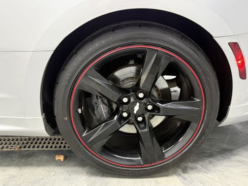 Used 2016 Chevrolet Camaro SS RWD image 27