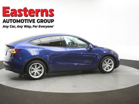 Used 2021 Tesla Model Y Long Range AWD/4WD image 39