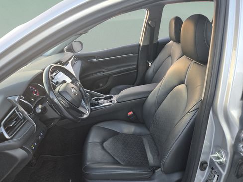 Used 2019 Toyota Camry XSE FWD image 10