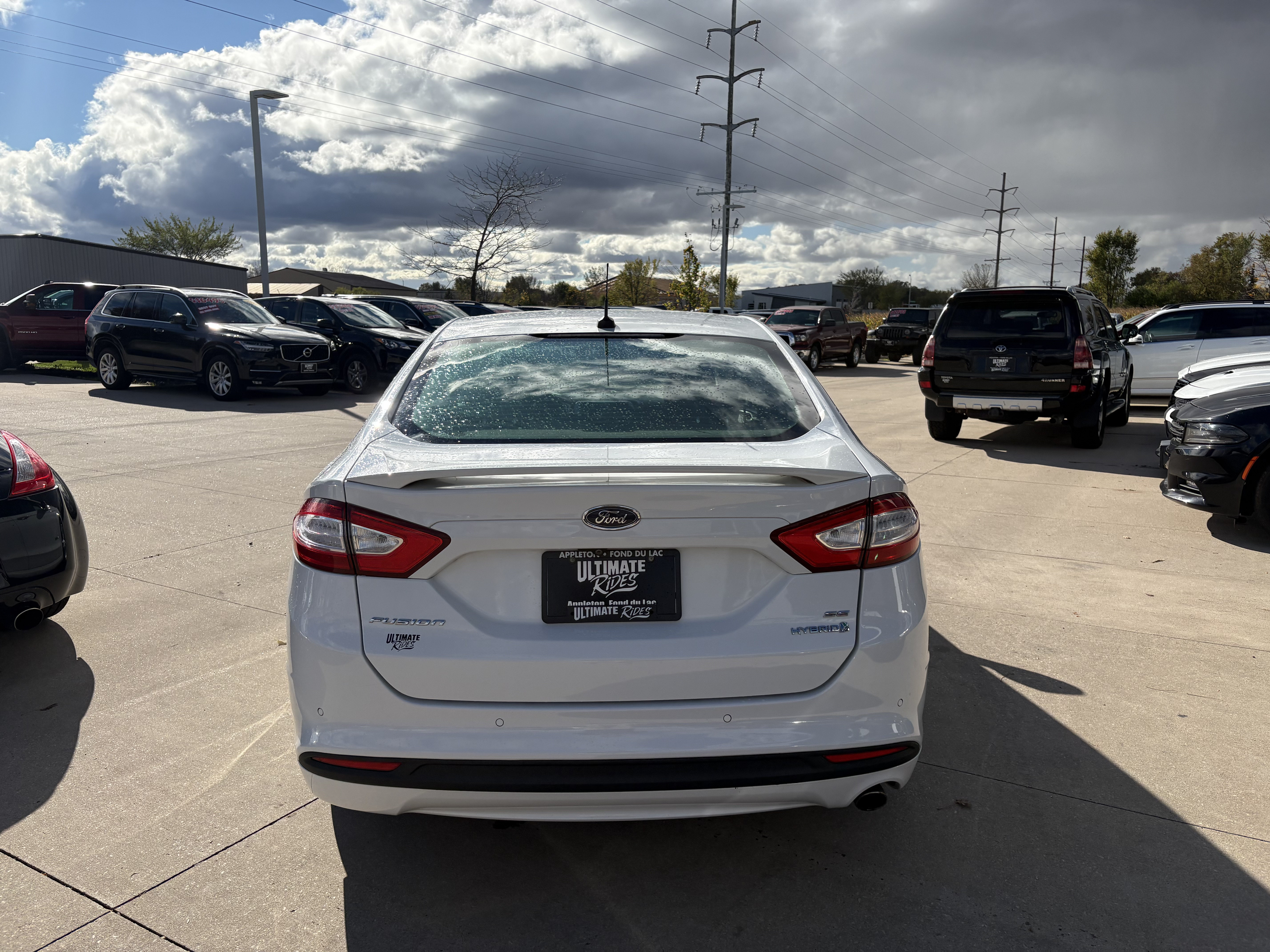 Used 2016 Ford Fusion SE w/ SE Cold Weather Package FWD image 4