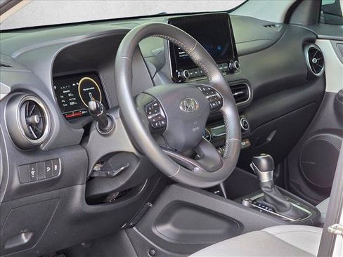 Used 2023 Hyundai Kona Limited FWD image 9