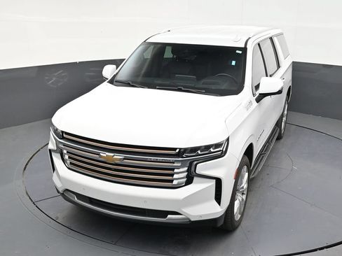Used 2022 Chevrolet Suburban High Country RWD image 18