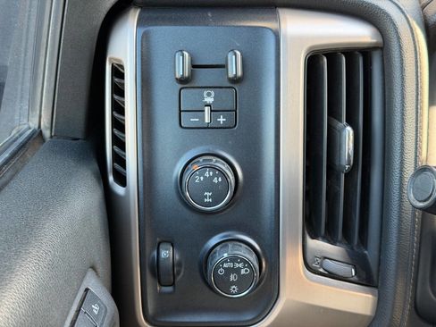 Used 2016 GMC Sierra 2500 Denali w/ Duramax Plus Package AWD/4WD image 32