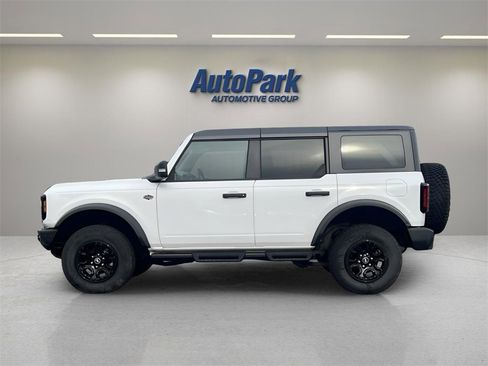 Used 2023 Ford Bronco Wildtrak image 4