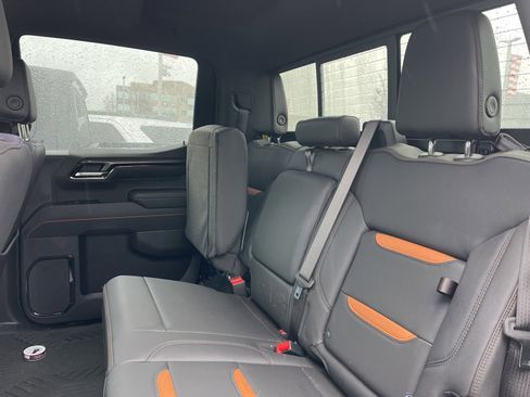 Used 2025 GMC Sierra 1500 AT4 w/ AT4 Premium Package image 4