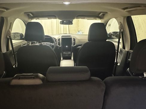 Used 2022 Ford Edge SE image 18