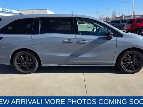 Used 2024 Honda Odyssey Sport image 6