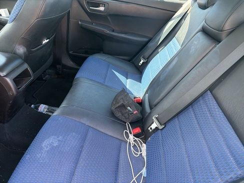 Used 2016 Toyota Camry SE image 11