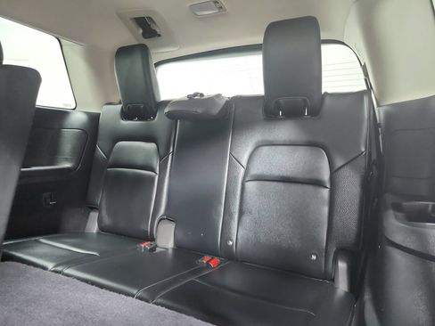 Used 2022 Nissan Pathfinder SL w/ SL Black Package FWD image 12