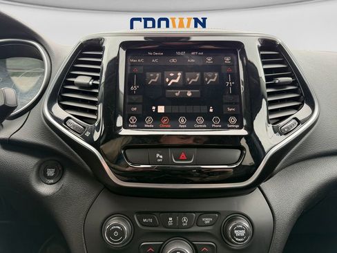 Used 2019 Jeep Cherokee Limited AWD/4WD image 14