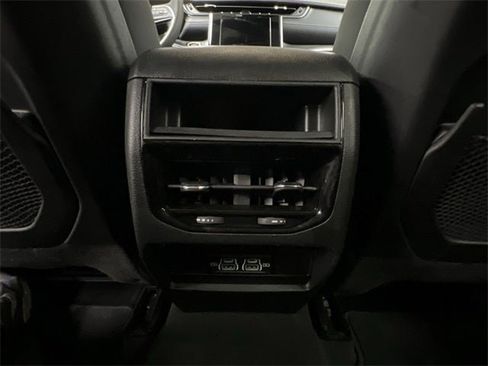 Used 2023 Jeep Grand Cherokee Laredo image 54