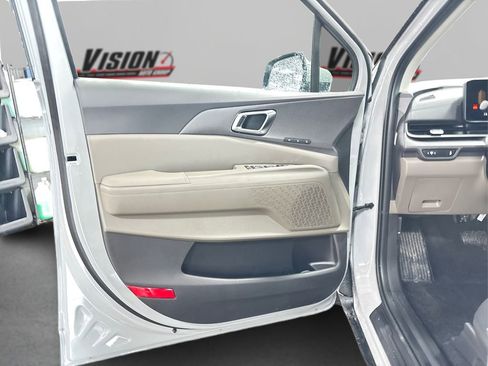 New 2026 Kia Carnival EX image 15