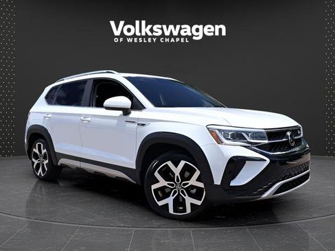 Certified 2022 Volkswagen Taos SEL AWD/4WD image 1