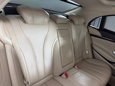 Used 2017 Mercedes-Benz S 550 4MATIC Sedan image 24