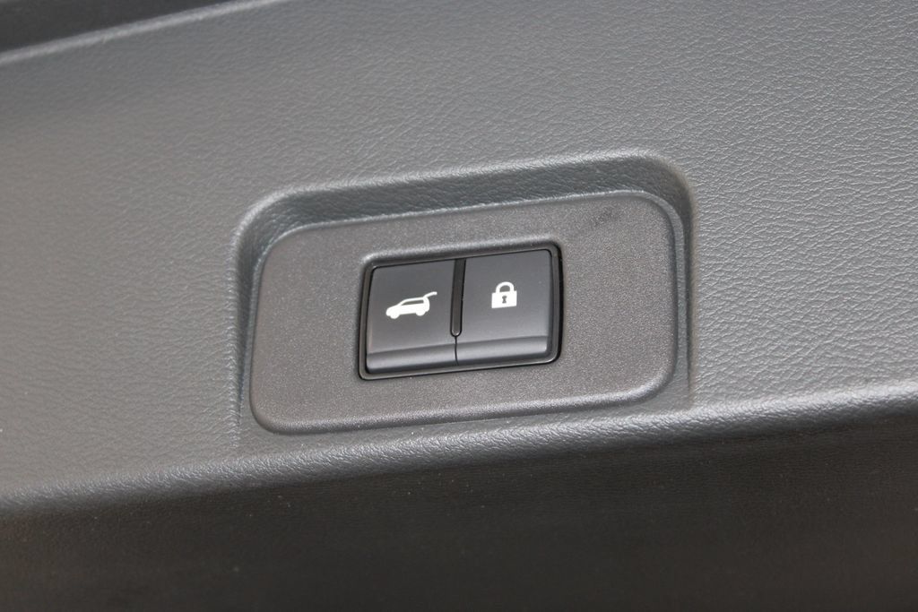 Used 2024 Nissan Rogue SL FWD image 16