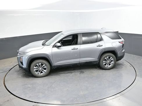 Used 2025 Chevrolet Equinox LT FWD image 38