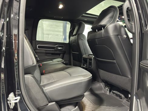 New 2025 RAM 2500 Laramie w/ Sport Appearance Package AWD/4WD image 11