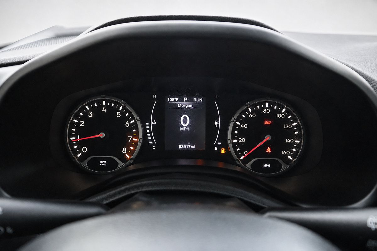 Used 2017 Jeep Renegade Altitude FWD image 28