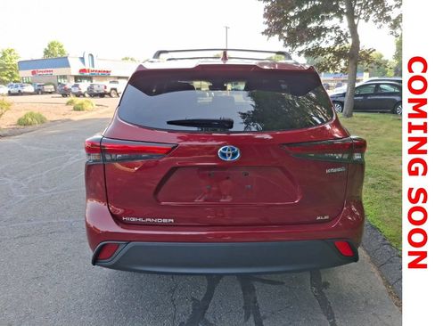 Used 2023 Toyota Highlander XLE AWD/4WD image 7