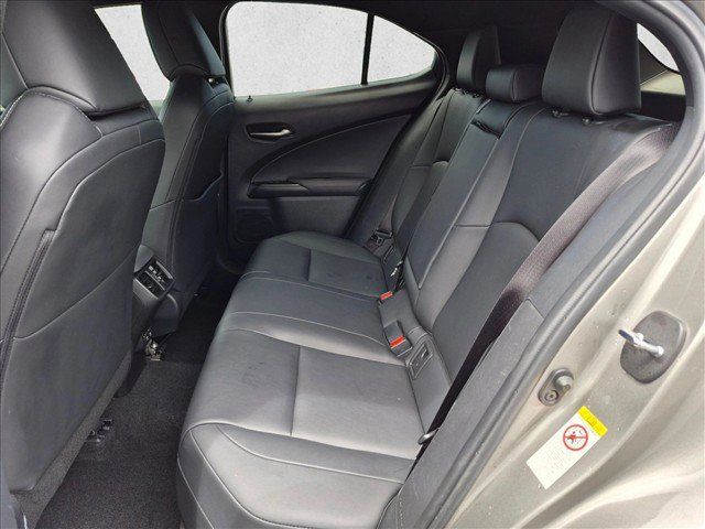 Used 2019 Lexus UX 200 w/ Accessory Package FWD image 20