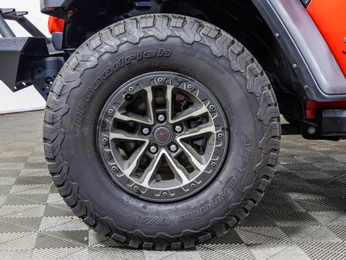 Used 2024 Jeep Wrangler Rubicon w/ Convenience Group AWD/4WD image 43