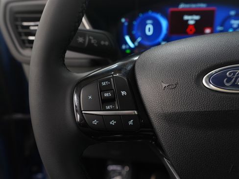 Used 2022 Ford Escape SEL w/ Technology Package image 27