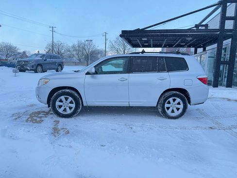 Used 2010 Toyota Highlander SE image 8