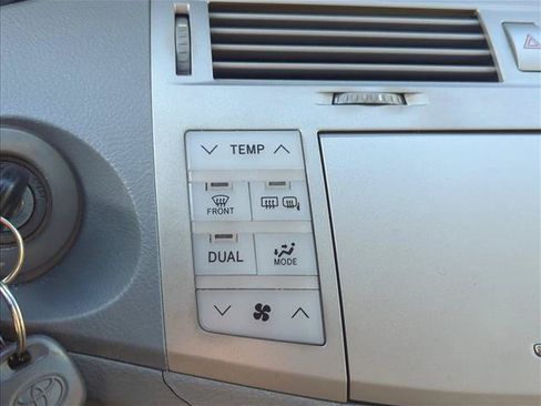 Used 2005 Toyota Avalon XLS FWD image 18