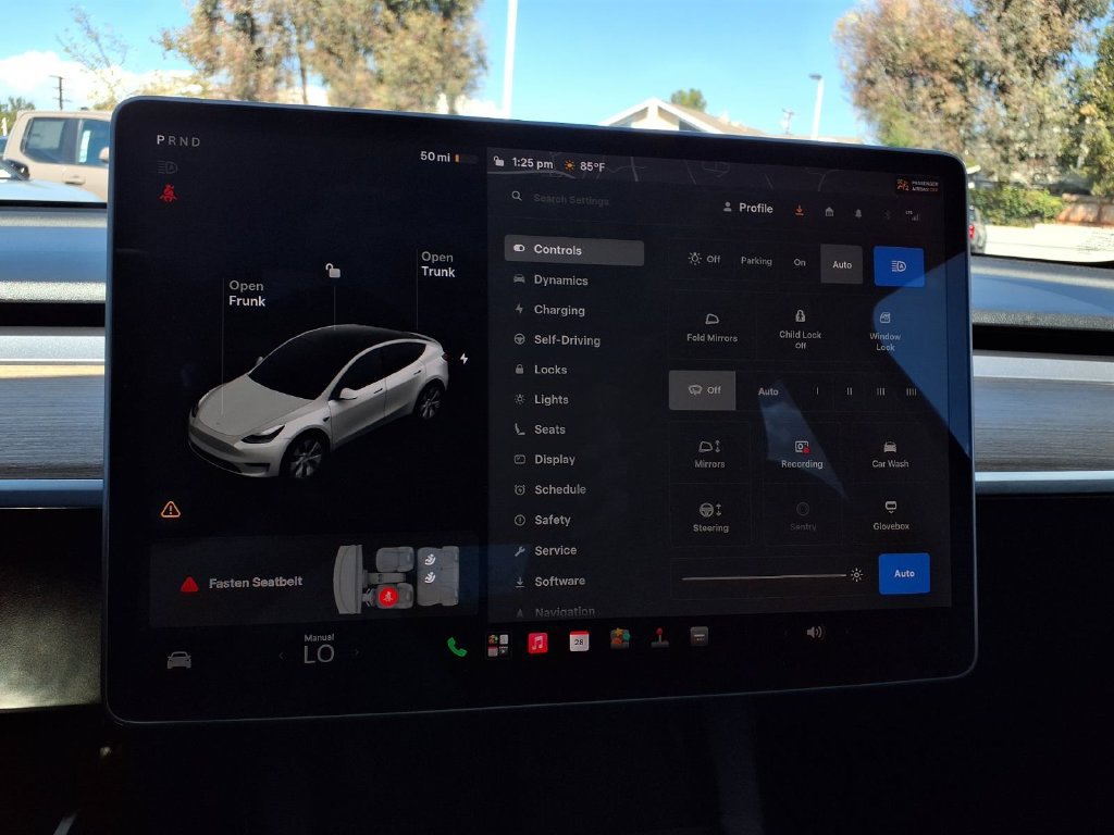 Used 2021 Tesla Model Y Long Range AWD/4WD image 9