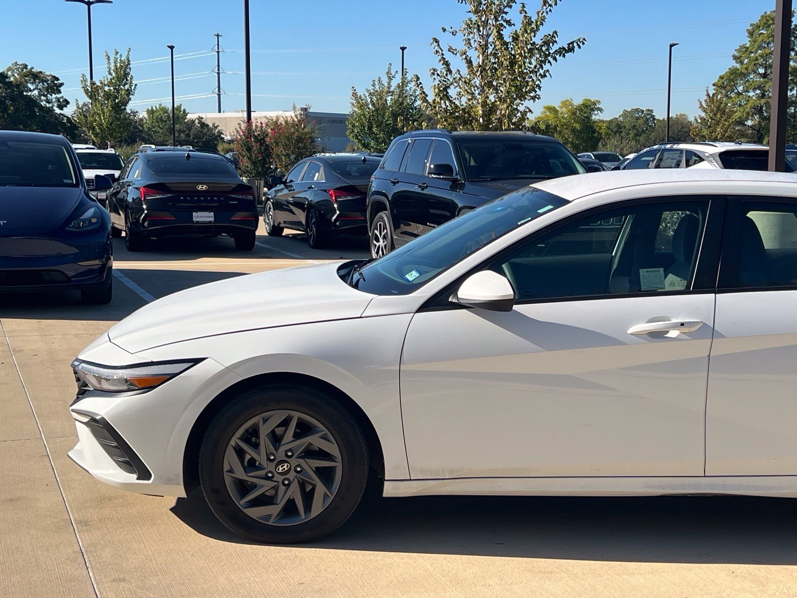 Used 2024 Hyundai Elantra Blue FWD image 7