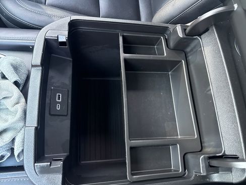 Used 2022 Chevrolet Suburban Z71 image 26