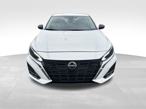 Used 2024 Nissan Altima 2.5 S image 2