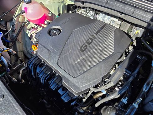 Used 2025 Hyundai Santa Cruz SEL FWD image 17
