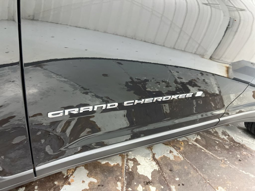 Used 2024 Jeep Grand Cherokee Limited AWD/4WD image 27