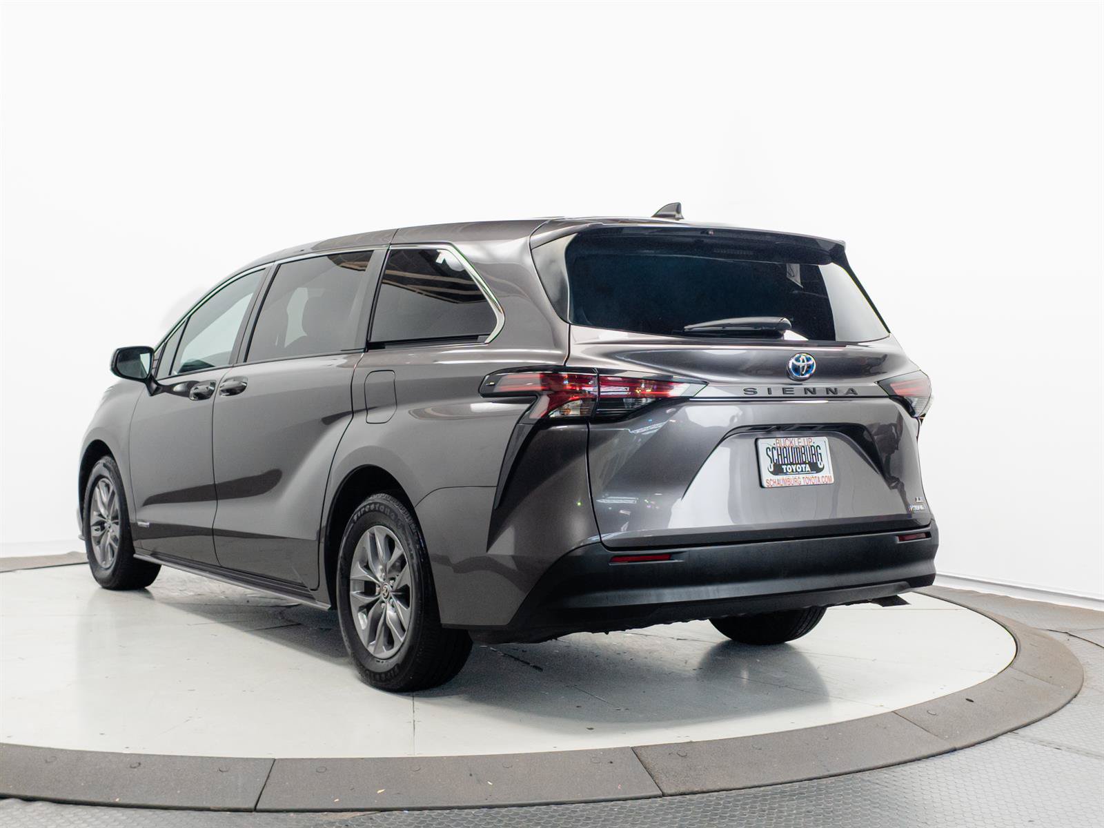 Certified 2021 Toyota Sienna LE FWD image 11